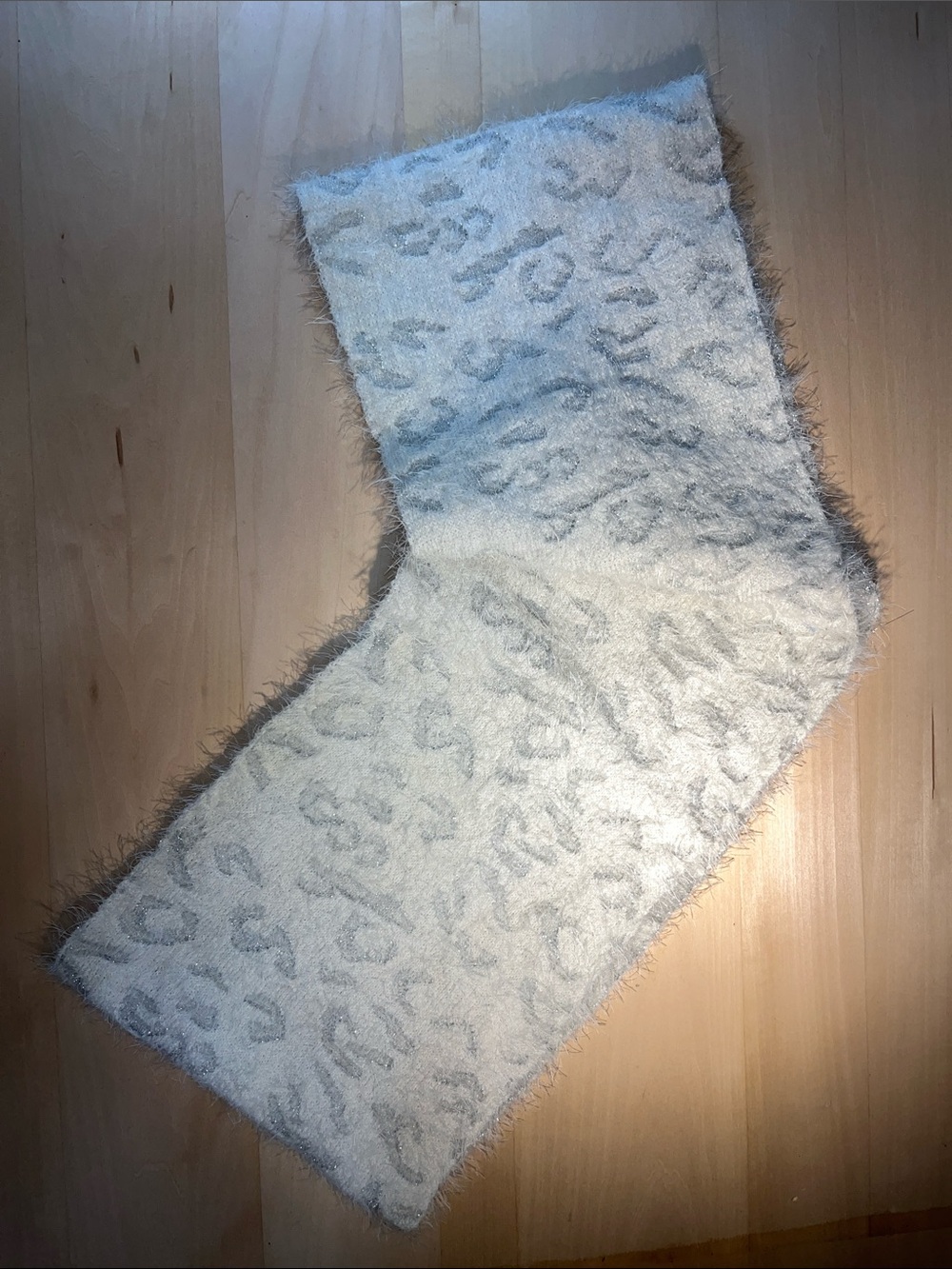 Women’s Simply Vera Wang fuzzy Creamy White and Metallic Silver Infinity Scarf